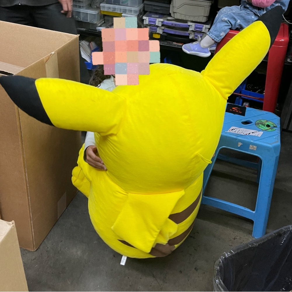 Rare Extra Large Pikachu - Picture 3 of 3